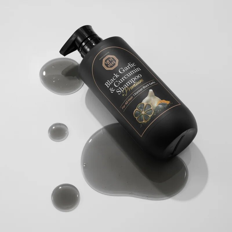 DAENG GI MEO RI Black Garlic & Curcumin Shampoo globinsko regeneracijski šampon za okrepitev in rast las 500 ml