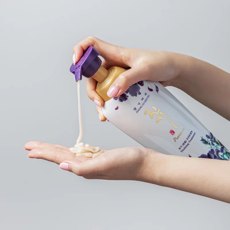DAENG GI MEO RI Vitalizing Premium Treatment revitalizacijski balzam za sijaj in mehkobo las 500 ml