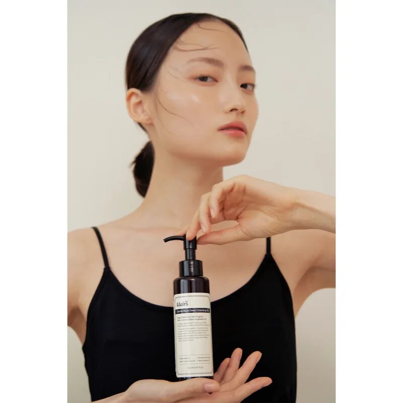Dear Klairs Gentle Black Deep Cleansing Oil globinsko čistilno olje za mastno kožo 150 ml