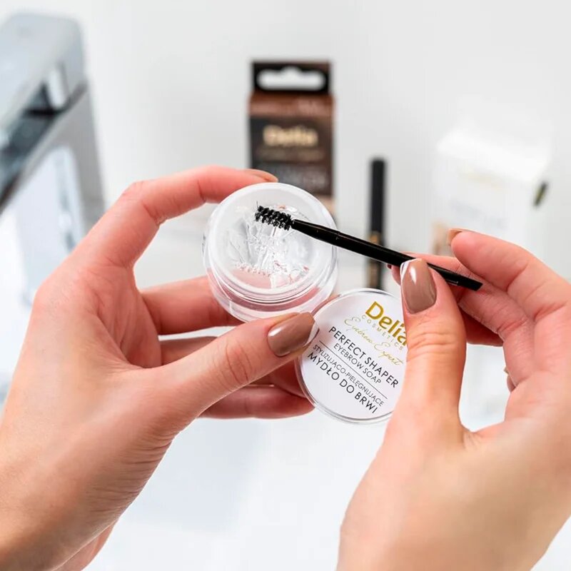 Delia Cosmetics Eyebrow Expert Perfect Shaper milo za obrvi 10 ml