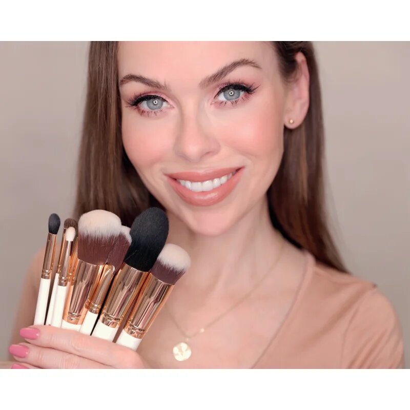 Dermacol Accessories Master Brush by PetraLovelyHair čopič za rdečilo in bronzer D54 Rose Gold 1 kos
