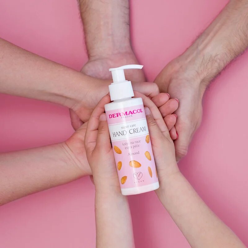 Dermacol Natural krema za roke z mandljevim oljem 150 ml