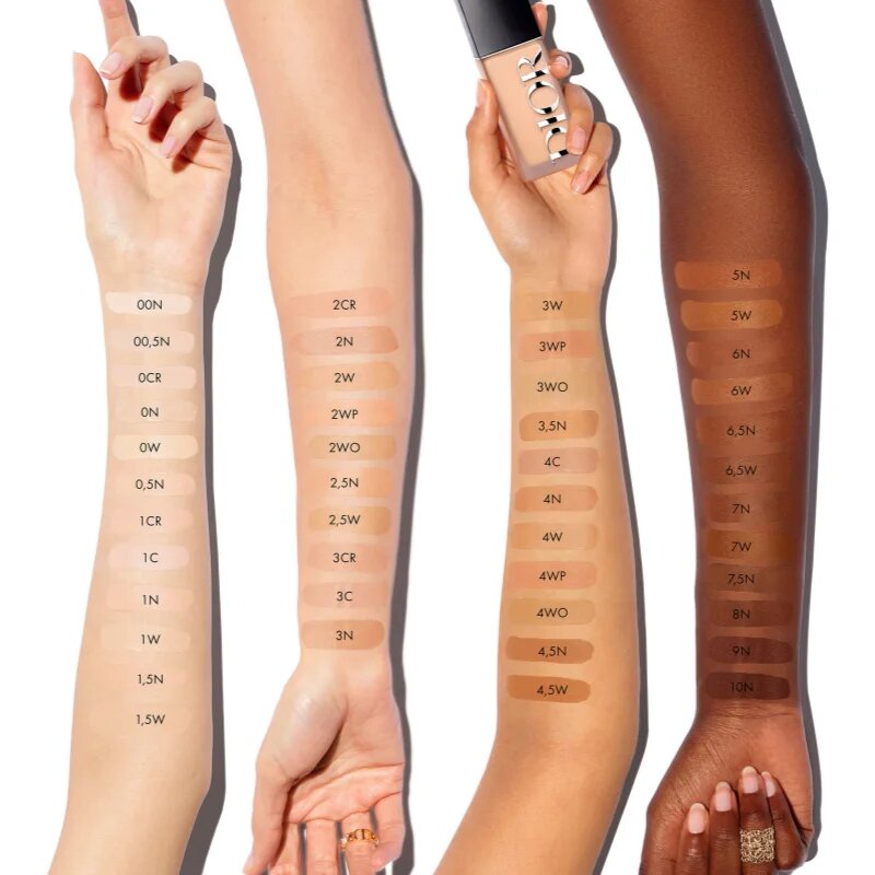 DIOR Forever Skin Wear dolgoobstojni matirajoči tekoči puder SPF 20 odtenek 1.5 Warm 30 ml