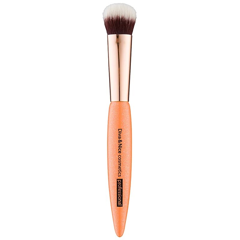 Diva & Nice Cosmetics Professional čopič za osvetljevalec MAX 530/06 1 kos
