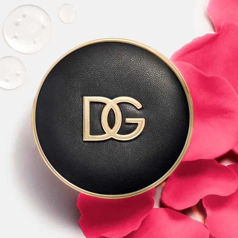 Dolce&Gabbana Fresh Rose Glow Cushion posvetlitveni in vlažilni tekoči puder SPF 50+ odtenek 4N 15 g