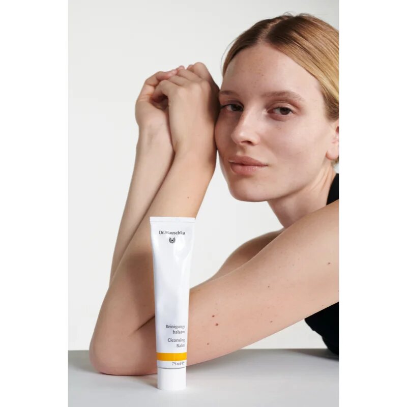 Dr. Hauschka Clenasing And Tonization Cleansing Balm čistilni balzam s pomirjajočim učinkom 75 ml