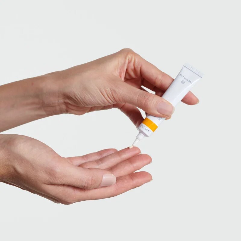 Dr. Hauschka Eye And Lip Care dnevna vlažilna krema za predel okoli oči 12.5 ml