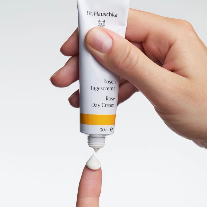 Dr. Hauschka Facial Care dnevna krema iz vrtnice 30 ml
