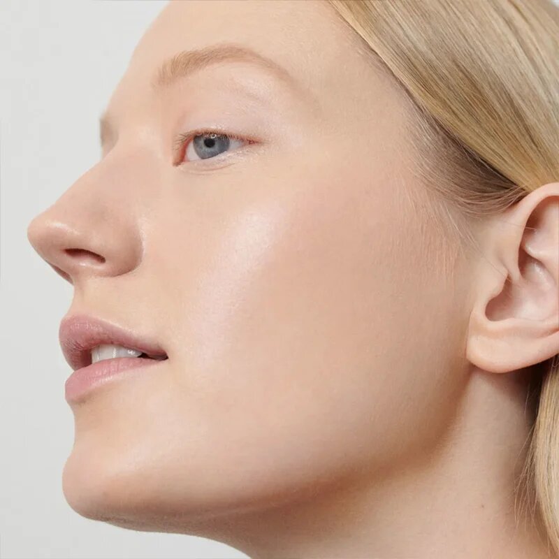 Dr. Hauschka Make-Up Foundation lahki tekoči puder odtenek 01 macadamia 30 ml