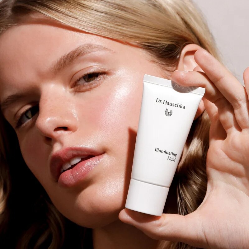 Dr. Hauschka Make-Up Illuminating Fluid tekoči osvetljevalec 30 ml