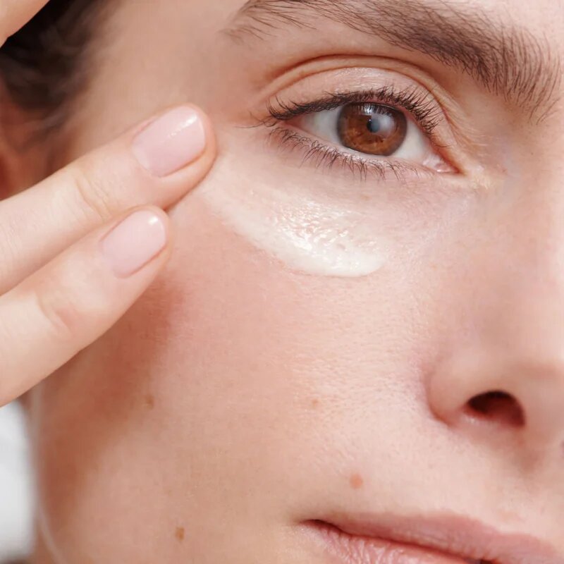 Dr. Hauschka Regeneration regeneracijska krema za oči 15 ml