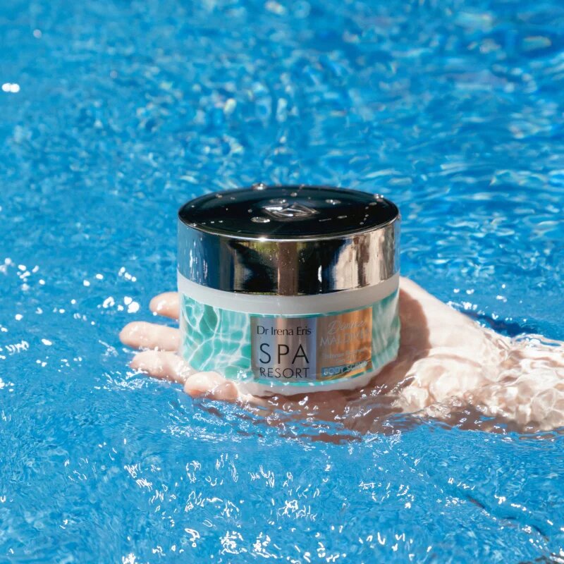 Dr Irena Eris SPA Resort Maldives regeneracijski piling z morsko soljo 230 g
