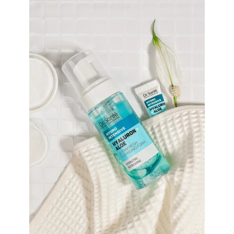 Dr. Santé Hydro Intensive Hyaluron + Aloe vlažilna čistilna pena za vse tipe kože 150 ml