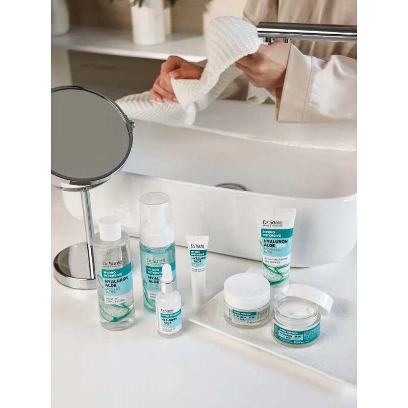 Dr. Santé Hydro Intensive Hyaluron + Aloe vlažilna čistilna pena za vse tipe kože 150 ml
