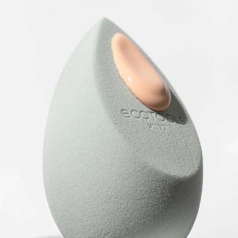 EcoTools Blender gobica za tekoči puder za občutljivo kožo 1 kos