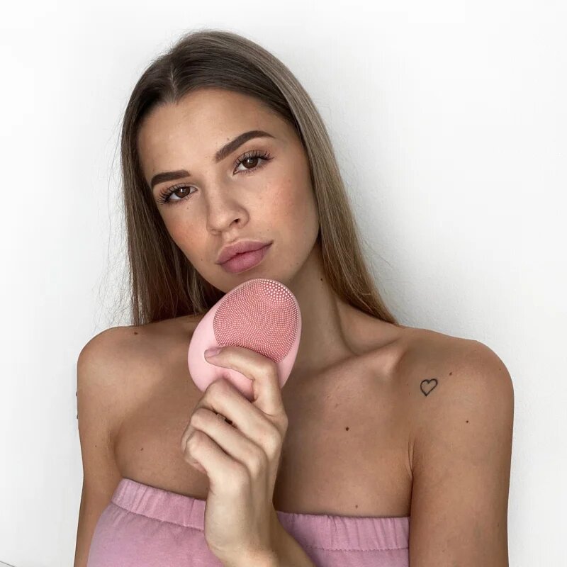 Eggo Sonic Skin Cleanser čistilna sonična naprava za obraz Pink 1 kos
