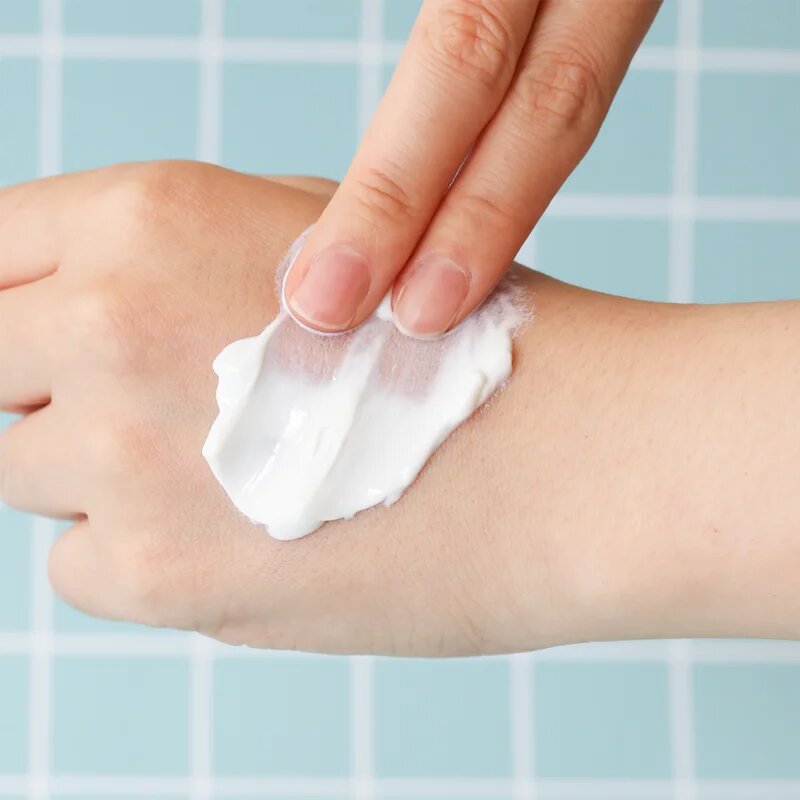Elizavecca Milky Piggy White Crow Glacial More Cream posvetlitvena vlažilna krema 100 ml