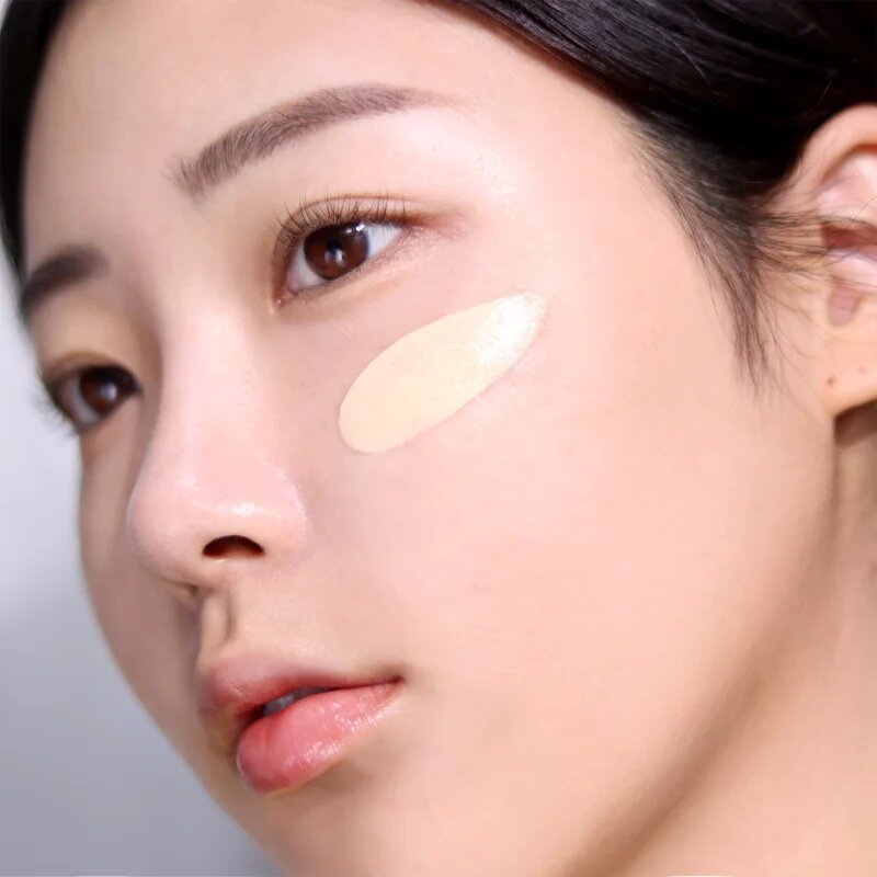 espoir Pro Tailor Foundation Be Glow vlažilni tekoči puder za osvetlitev kože odtenek 22 Petal 30 g