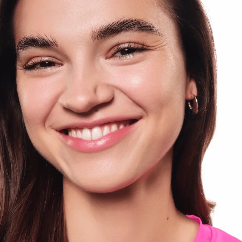 essence All About Soft Glow! transparentni fiksacijski puder za osvetlitev kože 8 g
