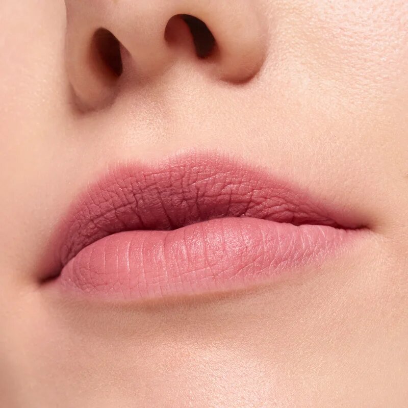 essence Blur Soufflé mat tekoča šminka odtenek 06 Pillow Talking 3.6 ml