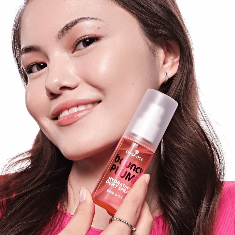 essence bouncy PLUMP pršilo za fiksiranje make-upa z vlažilnim učinkom 50 ml