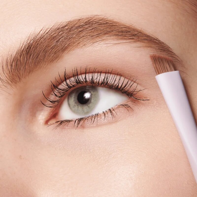 essence Brows on fleek poševni čopič za obrvi 1 kos