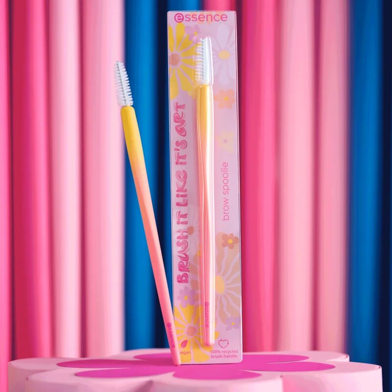essence BRUSH IT LIKE IT'S ART brow spoolie krtačka za obrvi 01 My Brow Game: A Piece Of Art 1 kos