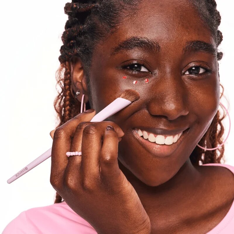 essence Bye Bye Under Eye čopič za korektor 1 kos
