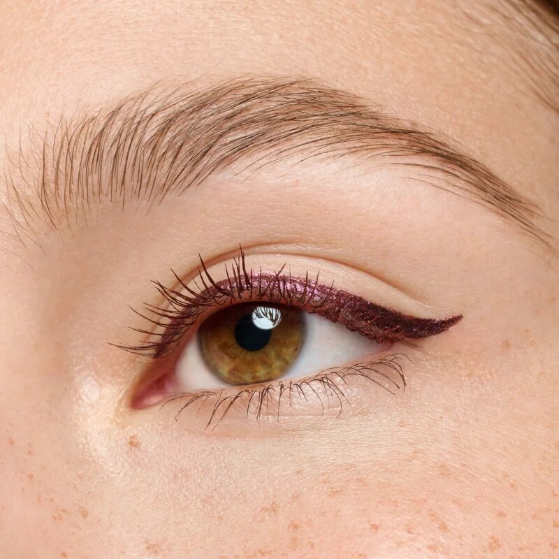 essence COLOUR it! kovinsko črtalo za oči odtenek 02 Dark Cherry 3 ml