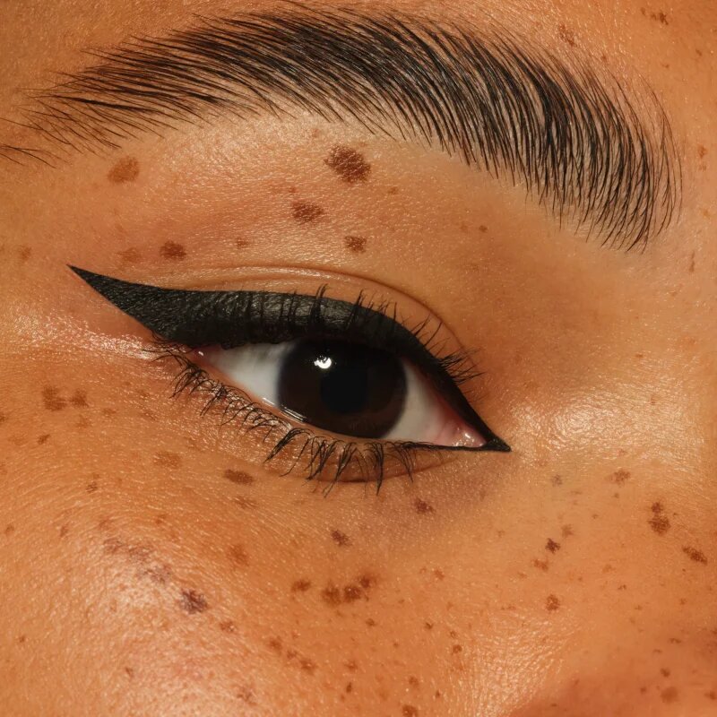 essence Eyeliner Pen precizno vodoodporno črtalo za dolgoobstojen učinek 1.2 ml
