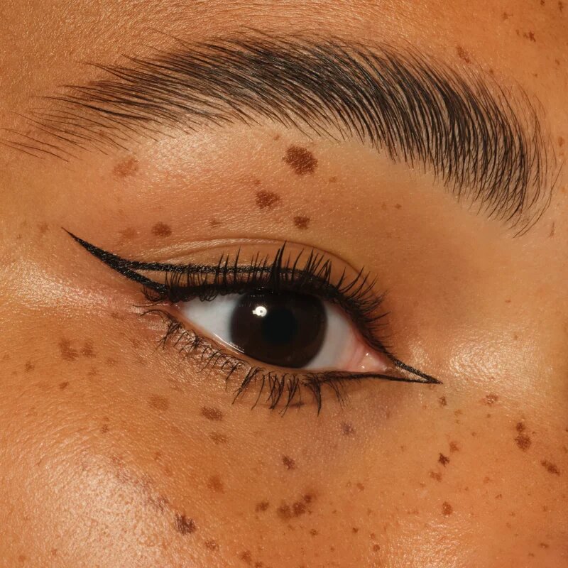 essence Flick it! precizno vodoodporno črtalo za oči odtenek 01 Black 0.5 ml