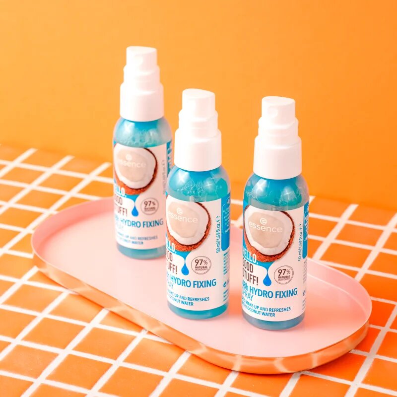 essence Hello Good Stuff! Coconut Water pršilo za fiksiranje 50 ml