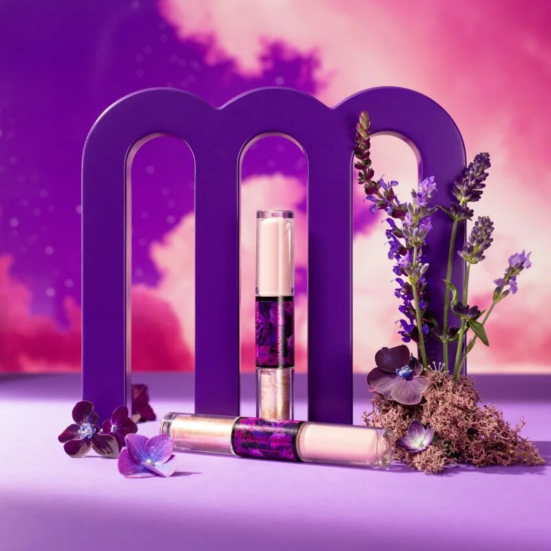 essence in the bloom'light tekoče senčilo za oči duo odtenek 01 Dreamin' In the Twilight 34 g