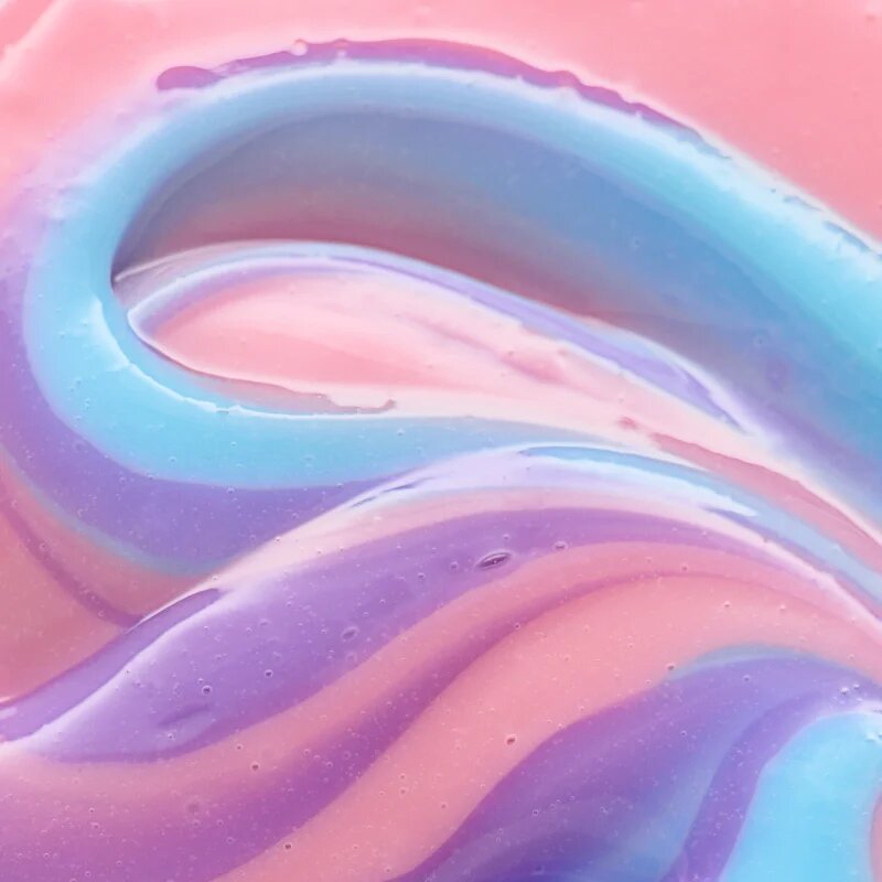 essence LIP swirl vlažilna maska za ustnice s hranilnim učinkom 8 g