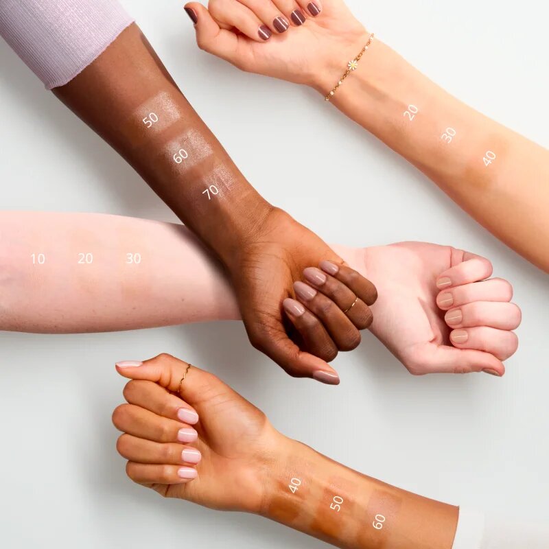 essence MAGIC FILTER fluid za osvetljevanje odtenek 30 Medium/Tan 14 ml