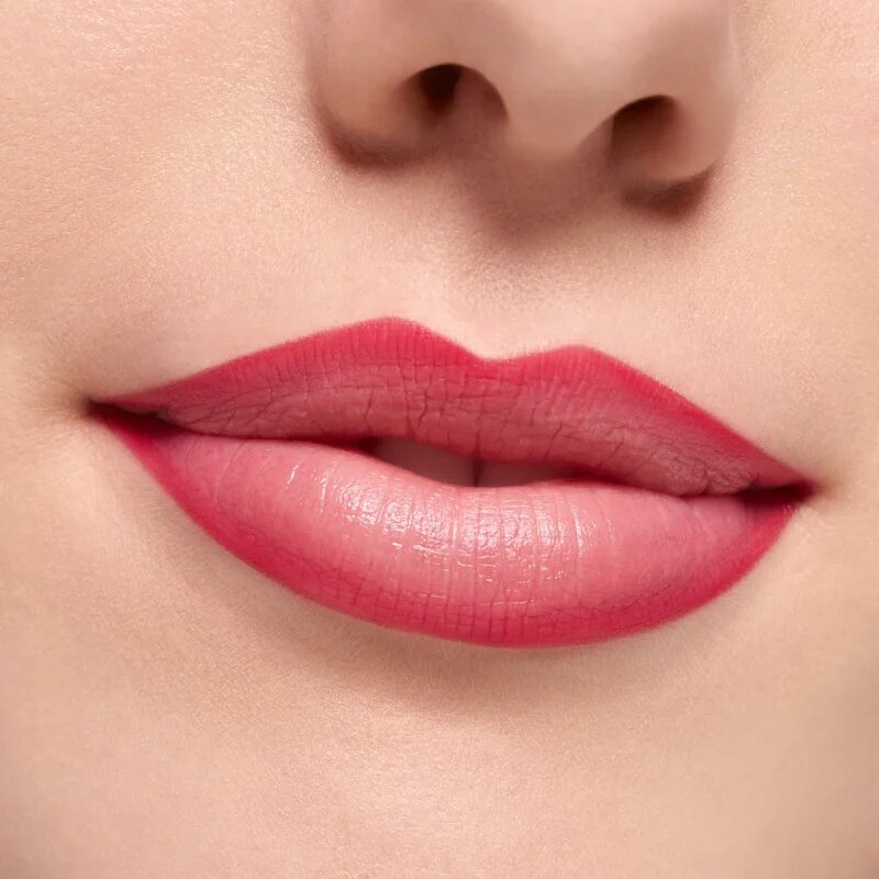 essence POUTline soft glide svinčnik za ustnice odtenek 0.62 g