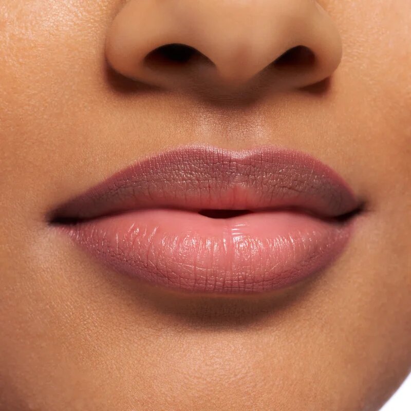 essence POUTline soft glide svinčnik za ustnice odtenek 03 Bare Affair 0.62 g
