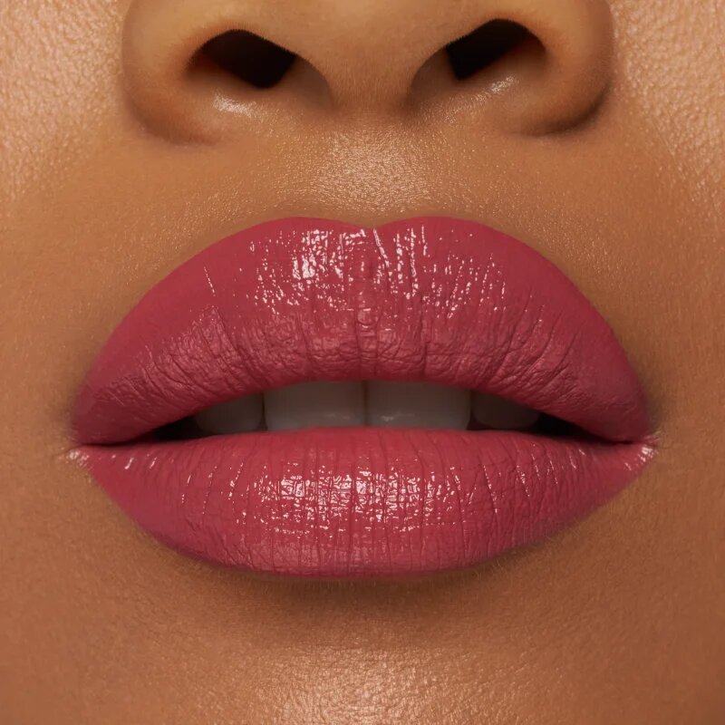 essence satin GLOW kremasta šminka s satenastim zaključkom odtenek 03 Rose And Shine 3.5 g