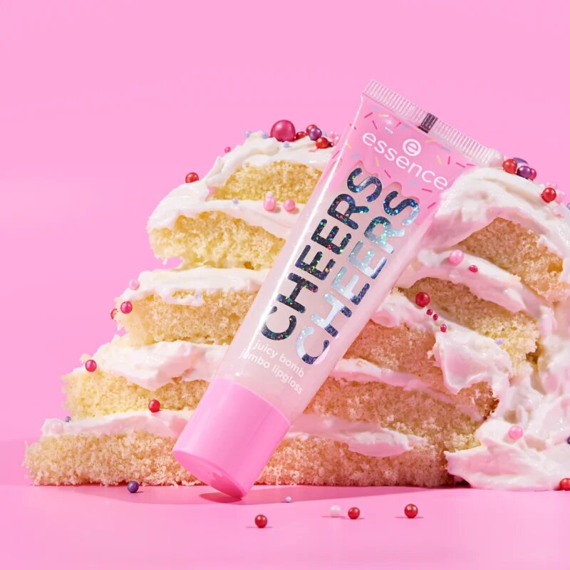 essence Say It With Juicy Cheers sijaj za ustnice odtenek 02 Cake My Day! 30 ml