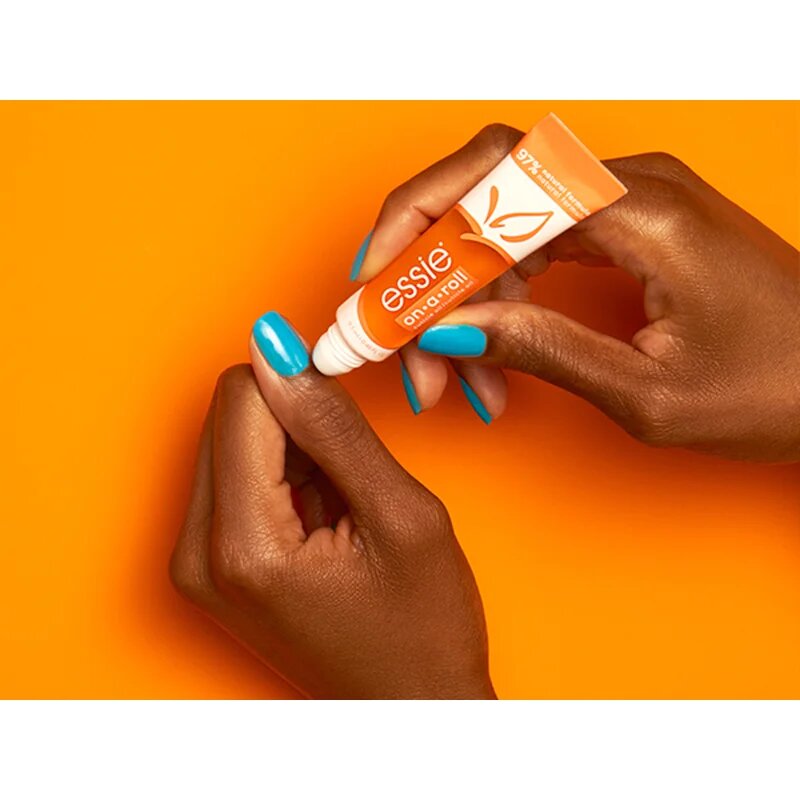 Essie on a roll hranljivo olje za nohte roll-on 135 ml