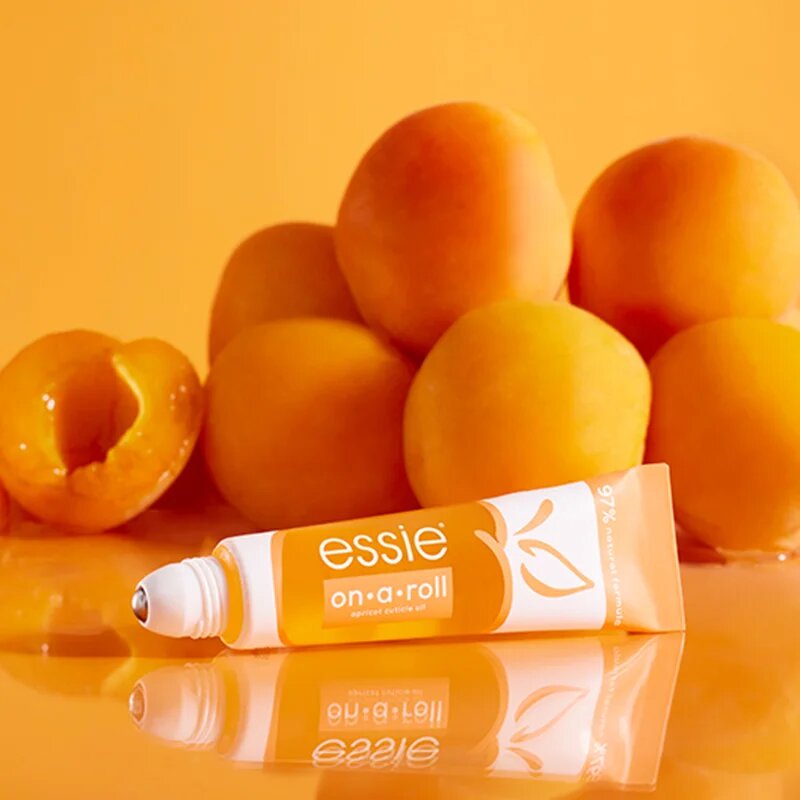 Essie on a roll hranljivo olje za nohte roll-on 135 ml