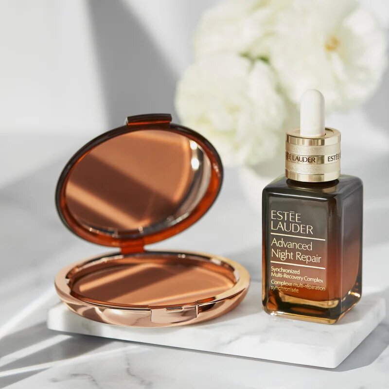 Estée Lauder Bronze Goddess bronzer s pudrastim učinkom odtenek Medium 21 g