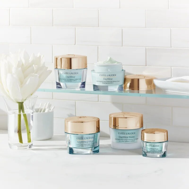 Estée Lauder DayWear Multi-Protection Anti-Oxidant 24H-Moisture Creme dnevna zaščitna krema za suho kožo SPF 15 50 ml