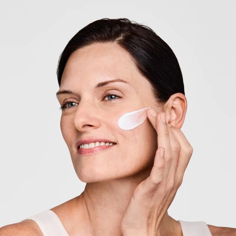 Estée Lauder DayWear Multi-Protection Anti-Oxidant 24H-Moisture Creme (Normal/Combination Skin) dnevna zaščitna krema za normalno do mešano kožo SPF 1