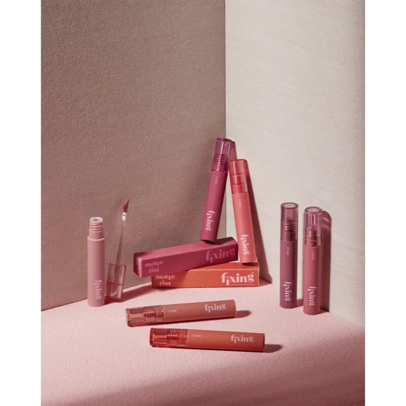 ETUDE Fixing Tint dolgoobstojna šminka z mat učinkom odtenek #02 Vintage Red 4 g