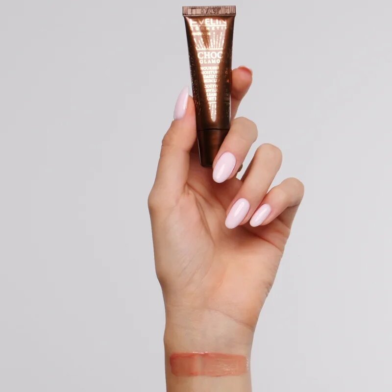 Eveline Cosmetics Choco Glamour hranilni in vlažilni balzam za ustnice 12 ml
