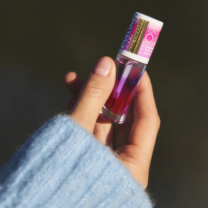 Eveline Cosmetics Nail & Cuticle Oil hranljivo olje za nohte 8 ml