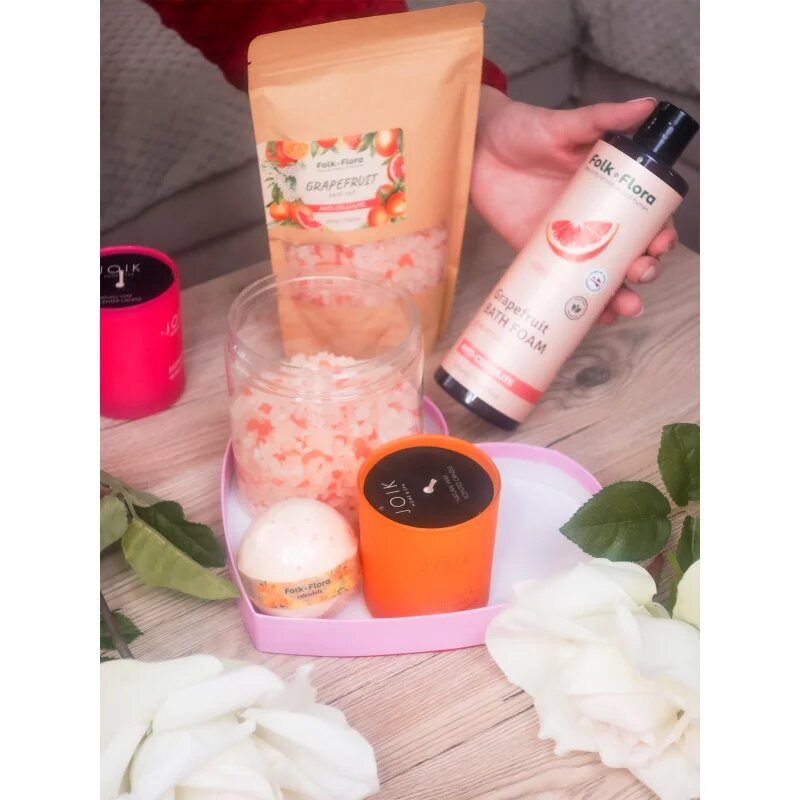 Folk & Flora Grapefruit sol za kopel s pomirjajočim učinkom 500 g