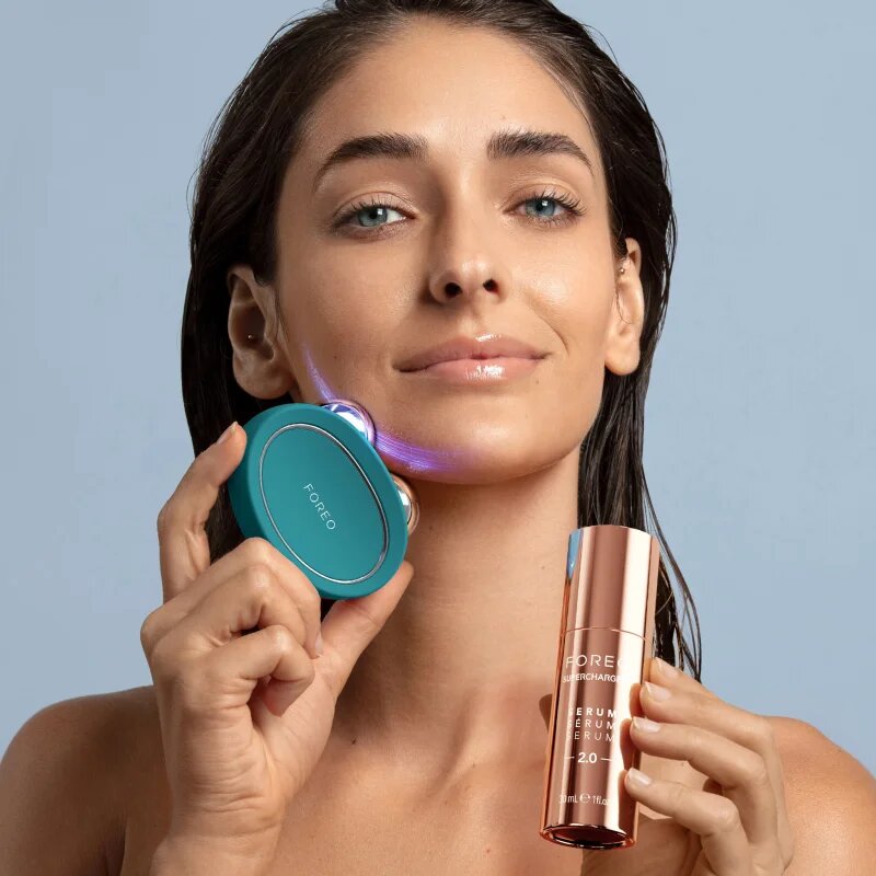 FOREO BEAR™ 2 mikrotokovna naprava za čvrstejši obraz za obraz Evergreen 1 kos