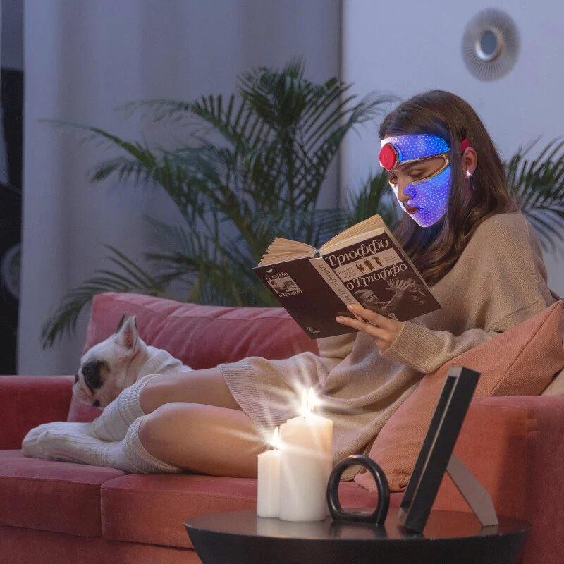 FOREO FAQ™ 201 naprava za glajenje in odpravo gub z LED-osvetlitvijo 1 kos